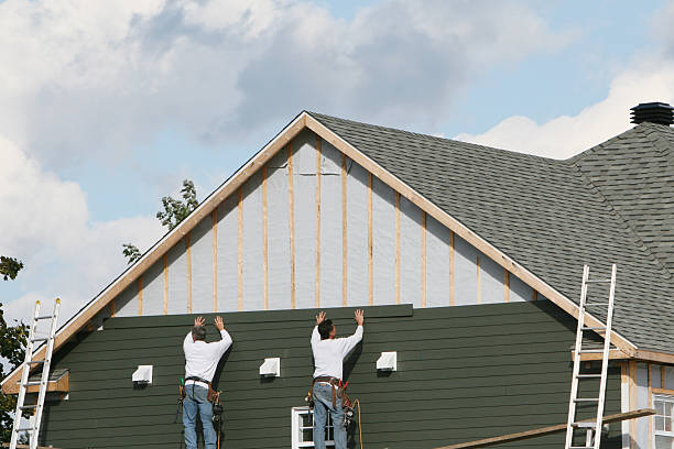 Professional Siding Contractor technician working in Lawrenceville, IL